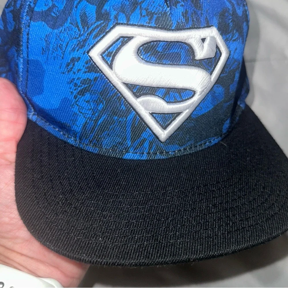Superman SnapBack Hats (2) DC Comics Super Hero One Size Fits Most Adjustable - Picture 4 of 14
